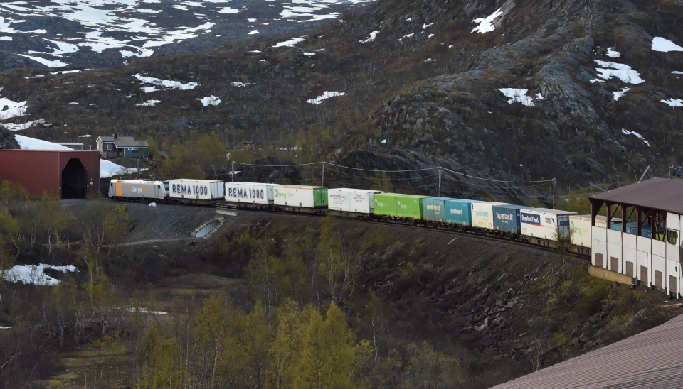 Ofotbanen via Sverige er per nå den eneste fungerende forbindelsen på skinner mellom Nord- og Sør-Norge.