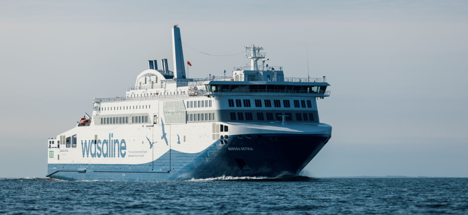 Bygger verdens største marine batterihybrid