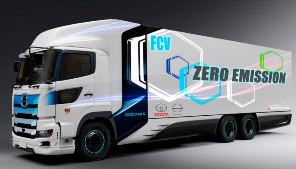 Det er ganske nøyaktig ett år siden at Toyota, sammen med lastebilmerket Hino, lanserte at de starter produksjon av hydrogendrevne lastebiler.