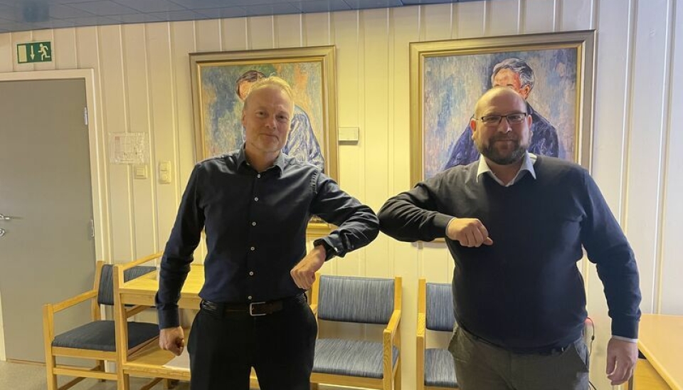 Adm. direktør Bjørn Einar Ugedal (t.v.) i Norske Skog Skogn og adm. direktør Tommy Anderson i Grenland Rail AS.