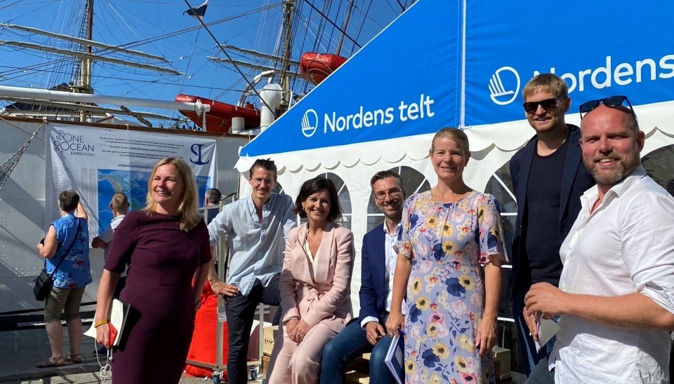 Et knippe deltagere på: «Norsk sirkulær strategi i et nordisk marked» på Arendalsuka 2021: Fra venstre: Cathrine Barth, norsk strateg og managing partner i Nordic Circular Hotspot, Øyvind Bjørnstad, Strategi- og bærekraftssjef, Vestre, Anita Skog, seniorrådgiver, NHO, Alexander Haneng, Direktør for Digital Innovasjon, Posten, Marthe Haugland, Senior Innovation Adviser, Nordic Innovation, Tord Dale, leder for bærekraft, Virke og Einar K. Holthe, managing partner, Nordic Circular Hotspot.