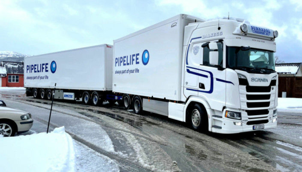 Tidligere i år rullet det første modulvogntoget ut av Surnadal-bedriften, Pipelife, med 50 prosent mer varer i lasten.