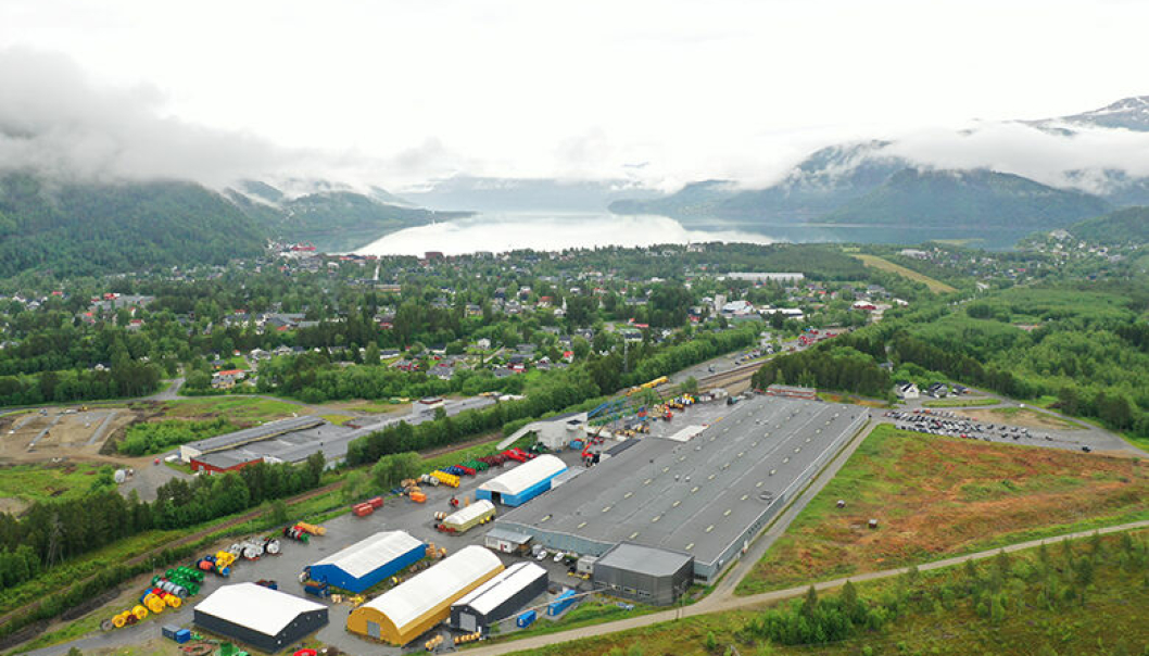 Nexans fabrikk i Rognan, innerst i Saltdalsfjorden i Nordland. Foto: Nexans