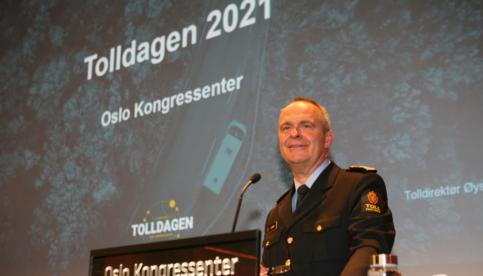 - Det meste av samfunnet har vært nedstengt under pandemien. Men varetransporten har fortsatt å krysse grensene 24-7/365 siden 14. mars 2020, sa en ydmyk tolldirektør da han onsdag innledet på Tolletatens største arrangement, den årlige Tolldagen i Oslo Kongressenter. Foto: Per Dagfinn Wolden