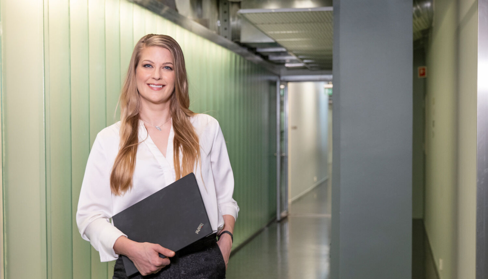 PostNords netthandelsekspert, Victoria Rummelhoff, presenterer selskapets ferske netthandelsbarometer som viser flere interessante funn. Med den antatte veksten i netthandel oppfordrer netthandelseksperten alle til å være tidlig ute med sine innkjøp i år.