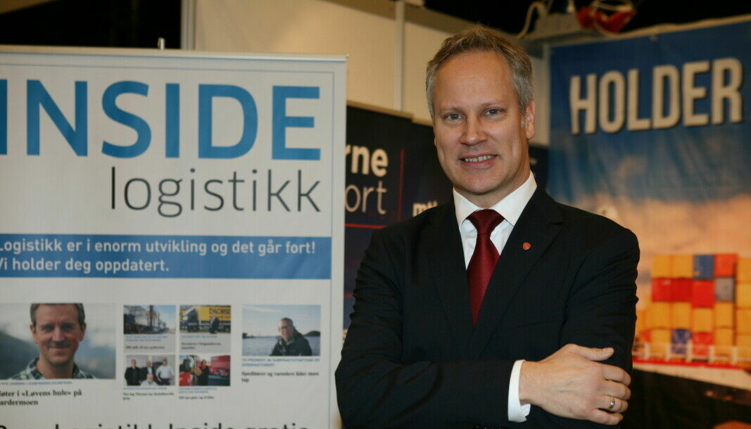 Samferdselsminister Jon-Ivar Nygård åpner Hauerseter-terminalen onsdag. Foto: Per Dagfinn Wolden