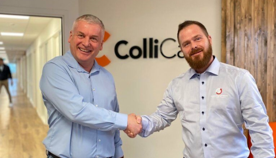 - Nå er det både hjemlevering og montering her i gården, sier Tore Hetland, direktør for Hjemlevering i ColliCare og daglig leder Jarle Reitan i Monteringsgruppen AS.