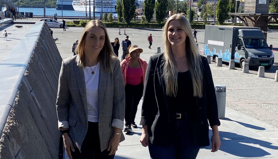 DSVs Natalie Carina Kirkebøen (t.v.) og Karin Bakkeland-Hansen går mot felles mål. Foto: Per Dagfinn Wolden