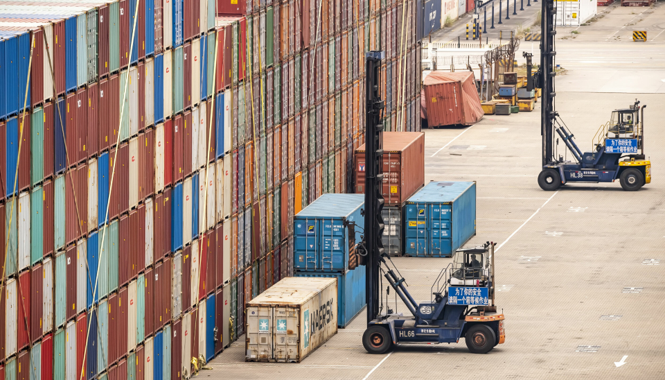 Spot-prisen på containertransport fra Kina falt ytterligere forrige uke. Prisene har nå falt i mer enn tre måneder på rad.
