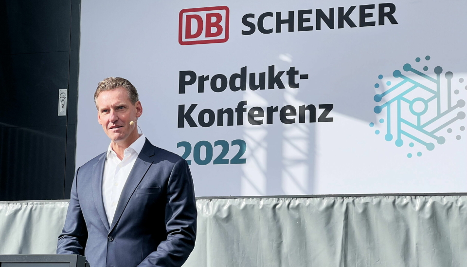 Jochen Thewes, CEO i DB Schenker, ønsket Logistikk Inside og andre europeiske næringslivs- og logistikkmedier velkommen til selskapets Produktkonferenz 2022 ved Europa-hovedkontoret i Frankfurt.