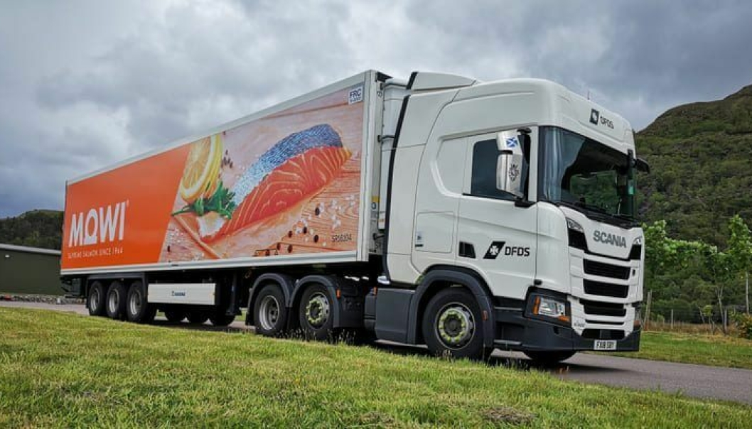 Fra Mowis logistikkanlegg på Gardermoen sendes det ut hundre tusener tonn råvarer hvert år, hvorav hovedandelen fraktes med lastebiler. (Foto: Mowi)