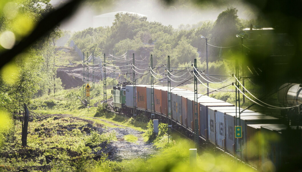 Göteborg Havn ønsker å knytte flere innlandsterminaler til havna via jernbanetransport. Göteborg Havn ønsker å knytte flere innlandsterminaler til havna via jernbanetransport.
