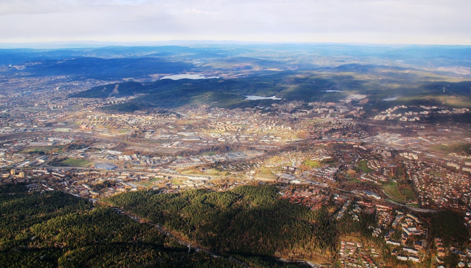 Flyfototet er fra 2010 og viser Groruddalen.