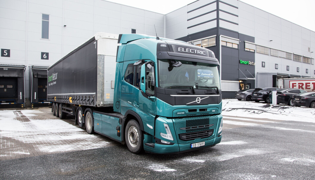 Smart Retur tester i samarbeid med Fredstad Logistikk en Volvo FM Electric trekkvogn. Smart Retur tester i samarbeid med Fredstad Logistikk en Volvo FM Electric trekkvogn.