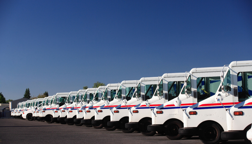 US Postal Service skal bytte ut store deler av kjøretøyflåten med elektriske kjøretøy innen 2028.
