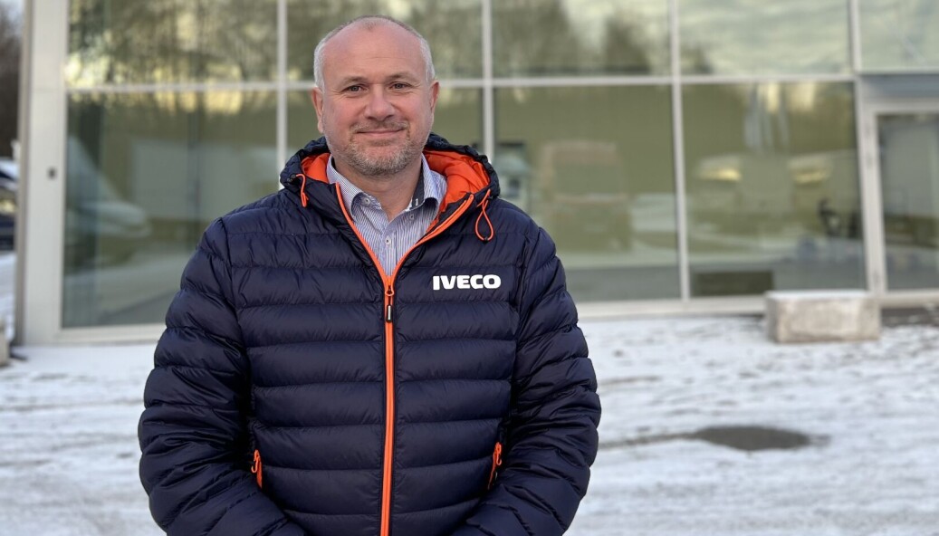 - Det blir godt å komme tilbake til Iveco igjen ettersom det var der jeg startet min karriere i bilbransjen for 22 år siden, sier Anders Velta, som ved årsskiftet tiltrådte som ny Country Sales Manager for Iveco Norge. - Det blir godt å komme tilbake til Iveco igjen ettersom det var der jeg startet min karriere i bilbransjen for 22 år siden, sier Anders Velta, som ved årsskiftet tiltrådte som ny Country Sales Manager for Iveco Norge.