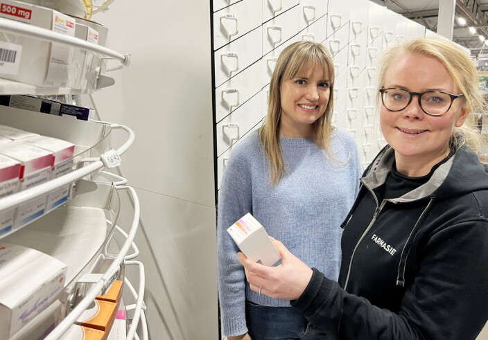 <span class=" t14" data-lab-text_size_desktop="14">PÅ FLYTTEFOT: Farmasiet holder i dag til i 3PL-lageret til Prime Cargo i Vestby. På bildet ser vi logistikksjef Ane Wisløff-Haugastøl (f.h.) og COO Hilde Andersen-Gott.</span> <span class=" t14" data-lab-text_size_desktop="14">PÅ FLYTTEFOT: Farmasiet holder i dag til i 3PL-lageret til Prime Cargo i Vestby. På bildet ser vi logistikksjef Ane Wisløff-Haugastøl (f.h.) og COO Hilde Andersen-Gott.</span>