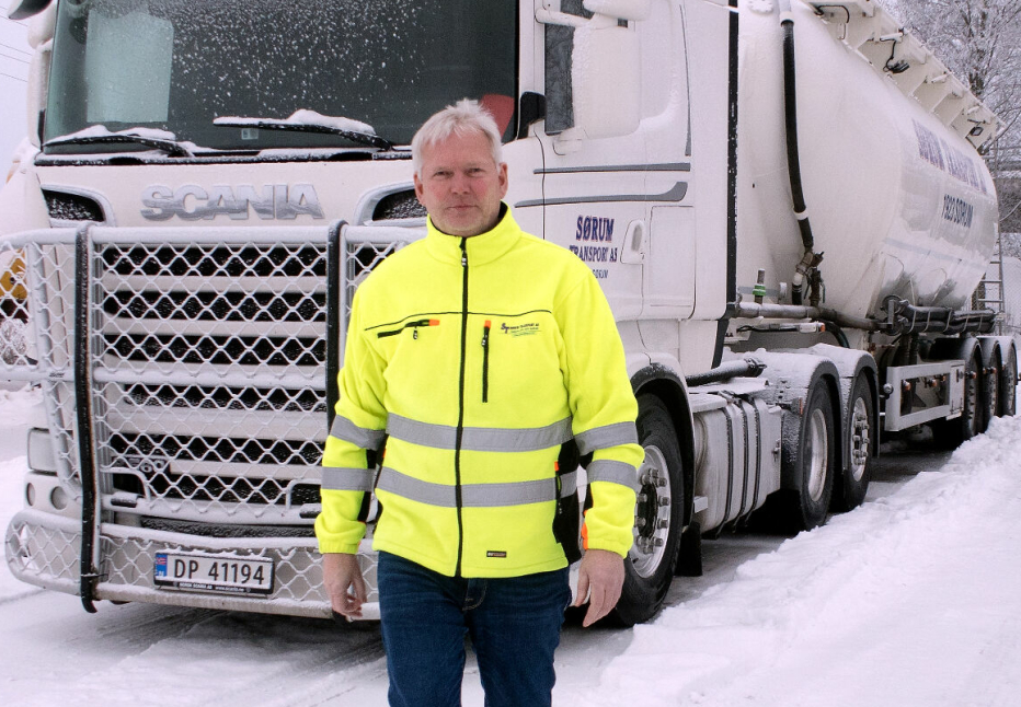 Harry Nilsen, daglig leder og eier i Sørum Transport, sier det var tid for at andre skulle overta nå. Bildet er fra en reportasje i 2018.