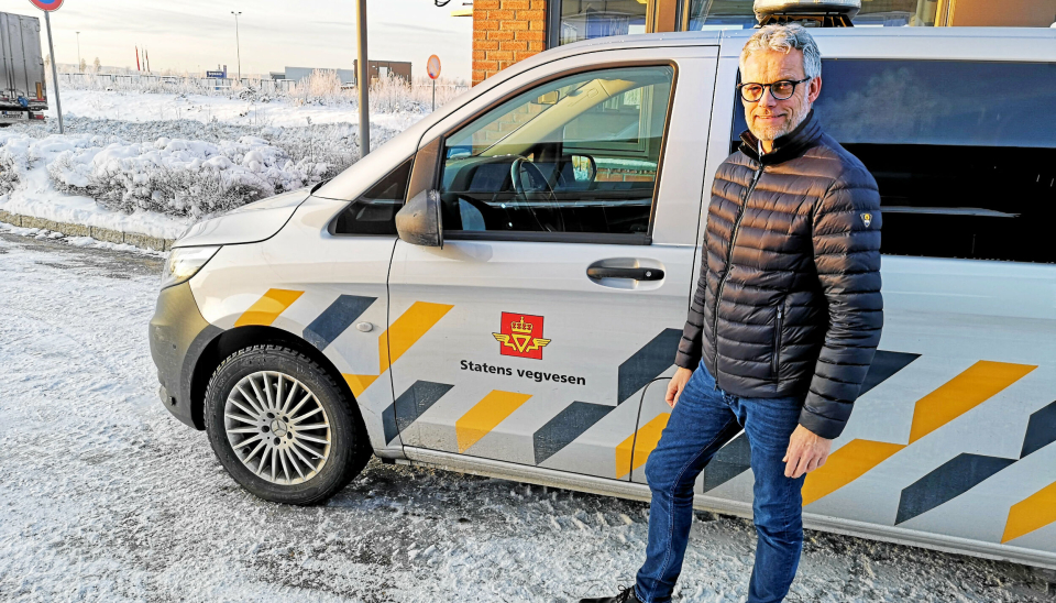 - De fleste bedriftene har gode rutiner, og en stor del av vårt arbeid ved foretakskontroller er å gi god informasjon og veiledning dersom det er punkter som bør forbedres, sier Kjetil Wigdel som er avdelingsdirektør for utekontrollavdelingen i Trafikant- og kjøretøydivisjonen i Statens vegvesen.