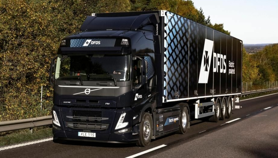 De første 20 av 125 stk. Volvo FM Electric hos DFDS er i trafikk. Fjorten av lastebilene, som lades med fornybar elektrisitet, blir satt i drift på transportoppdrag til og fra Volvos fabrikk for tunge lastebiler rett utenfor Gøteborg.
