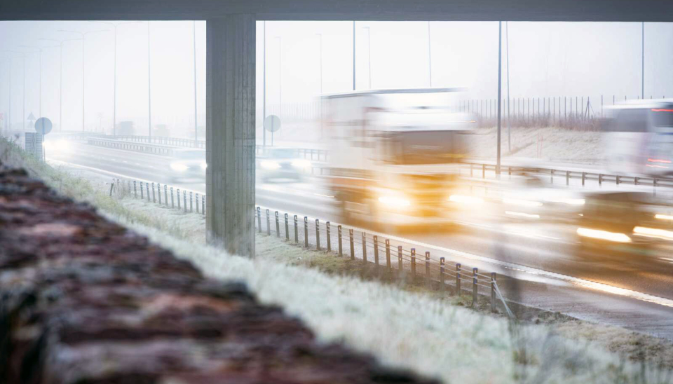 NAF vil ha slutt på praksisen som åpner for at man kan ta førerkort for tunge biler uten å ha gjennomført sikkerhetskurs på bane. I dag åpner regelverket for at kurset kan tas opp til ett år etter at man har fått førerkortet.