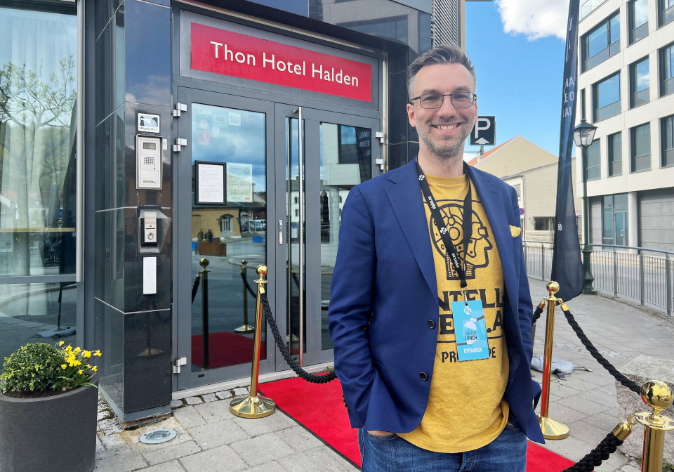 Alexander Haneng, direktør for digital innovasjon i Posten Norge, er sikker på at riktig bruk av AI-verktøy blir et viktig konkurransefortrinn i morgendagens næringsliv.