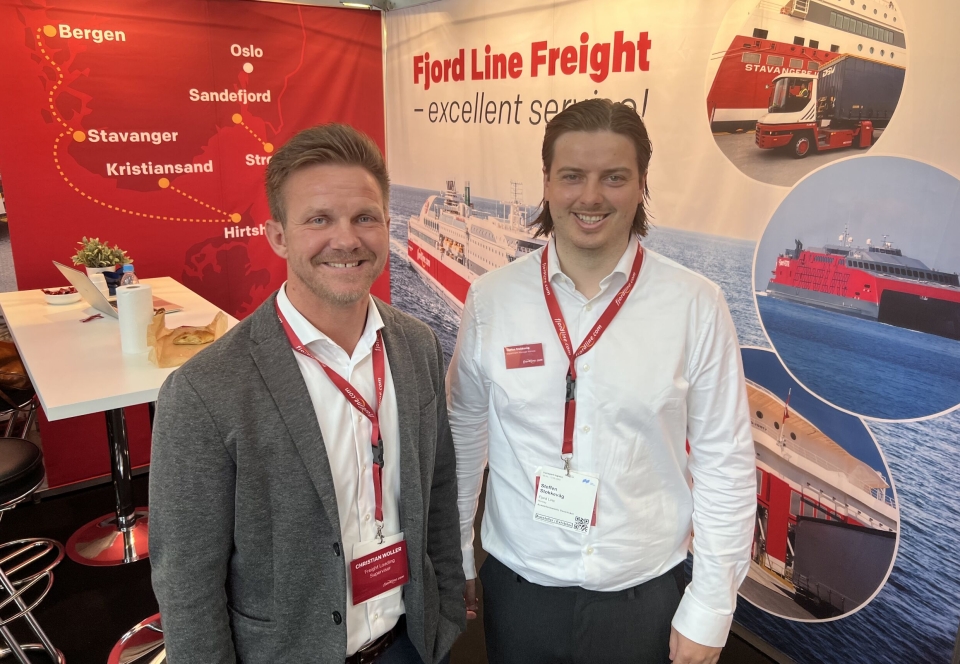 Christian Woller (f.v.) cog Steffen Stokkevåg er avdelingsledere for frakt i Fjordline i henholdsvis Danmark og Norge. Nå ser de frem til å få fergene mellom de to landene i drift igjen i mai og juni.