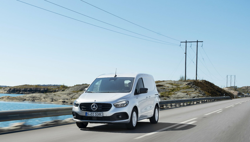 MERCEDES: Det er ingen tvil om at det er en Mercedes-Benz du møter når du ser ansiktet på nye eCitan.
