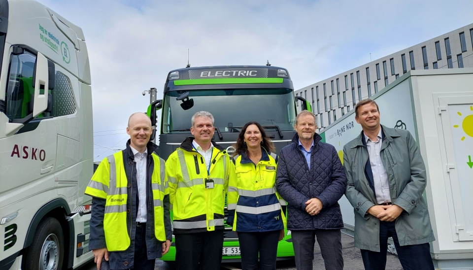 F.v. Oskar Stenstrøm (godsdirektør, Bane NOR), Ove Algrøy (Regional Terminalleder Sør/Vest, Bane NOR), Ingvild Storås (adm.dir., CargoNet), Are Kjensli (adm.dir., NHO Logistikk og Transport) og Gøran Andreassen (managing director, Bring Intermodal).