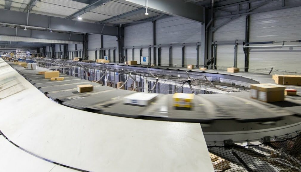 Illustrasjonsbilde av Fives' sorteringssystem GENI-Belt, tilsvarende det Posten Bring skal ha i Sverige.