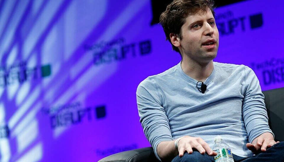 Sam Altman har vært en karismatisk CEO i Open AI, selskapet bak ChatGPT. Fredag ble han kastet av styret han selv var en del av.