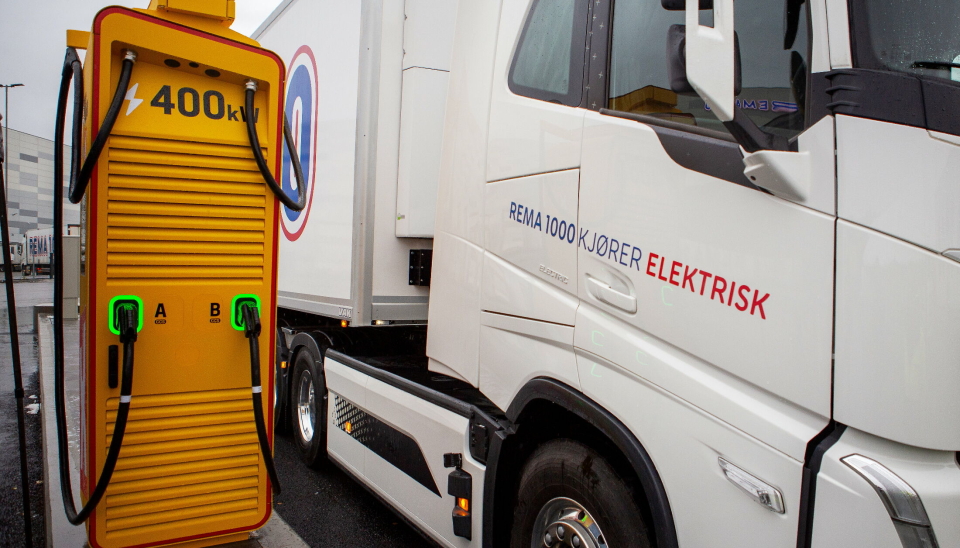 Uno-X er blant selskapene som har fått støtte i denne runden. Her fra deres offentlig tilgjengelig lader ved Rema Distribusjons anlegg på Vinterbro.