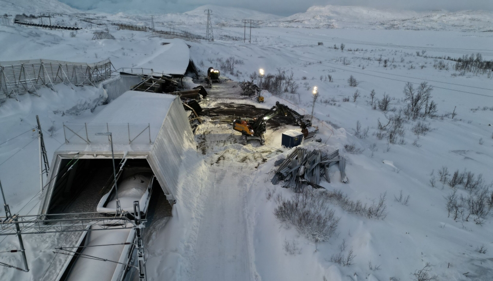 Kong Vinter har gjort rehabiliteringsarbeidet på Malmbanan svært krevende.