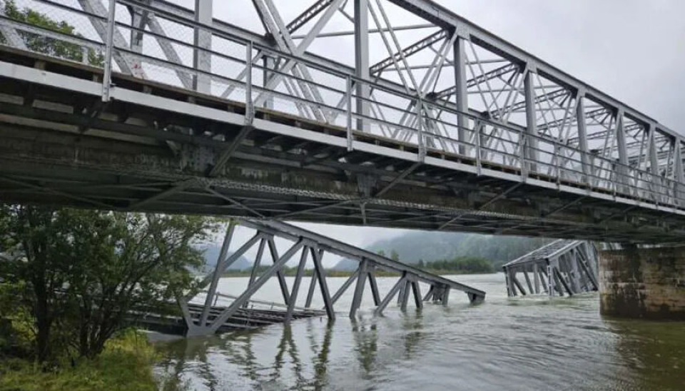 Randklev bru kollapset i august i fjor og rehabiliteringsarbeidet ventes å være ferdig nærmere sommeren. Stengingen av Dovrebanen hadde stor innvirkning på godsmengden som ble fraktet på norske skinner i 2023. (Foto: Bane NOR)