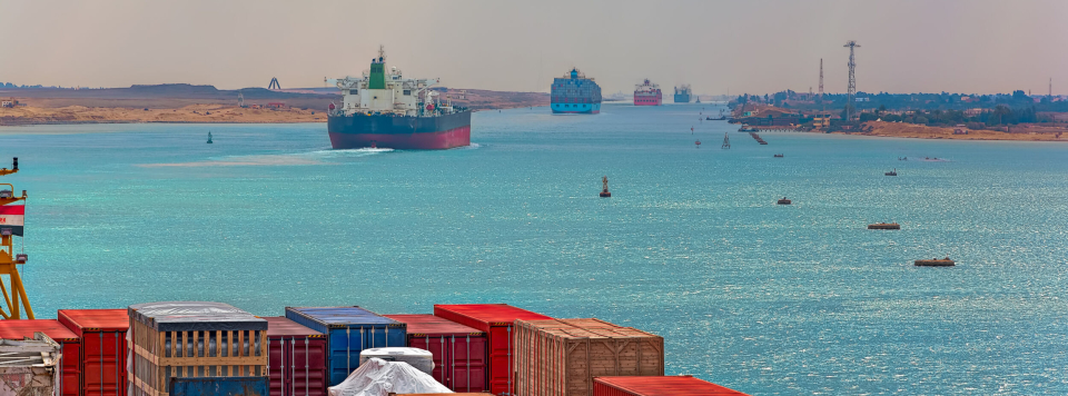 Til tross for fallende volumer som følge av den spente situasjonen i Midtøsten, har kanalmyndighetene og egyptiske myndigheter ambisjoner om å utvide Suezkanalen.