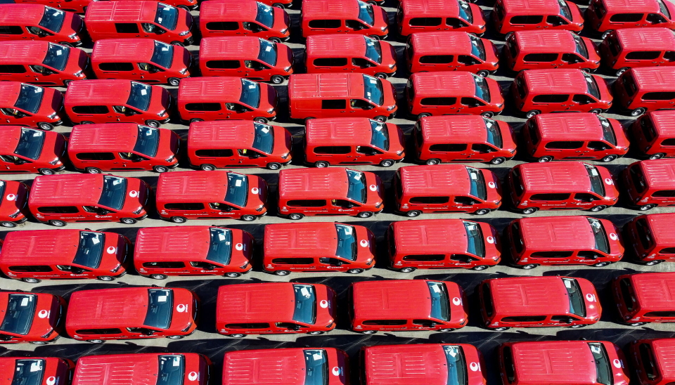 SKAL BLI FLERE: 177 elektriske biler i havna i Drammen, står det i bildeteksten Posten har lagt ved i denne pressemeldingen. Det skal bli betydelig flere!