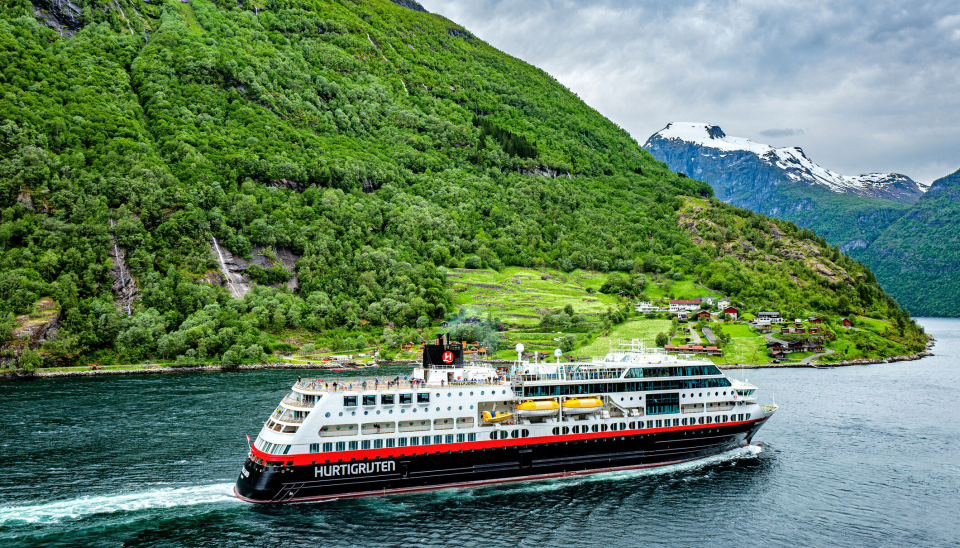 Hurtigruten og Havila Kystruten opererer i dag strekningen Bergen-Kirkenes langs norskekysten.