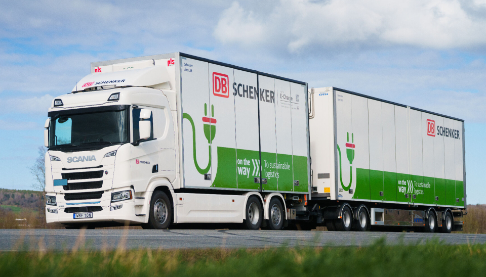 LINJEFART: Denne skal gå mellom DB Schenkers lagre i Jönköping og Södertälje med 24 meter og inntil 64 tonns totalvekt.