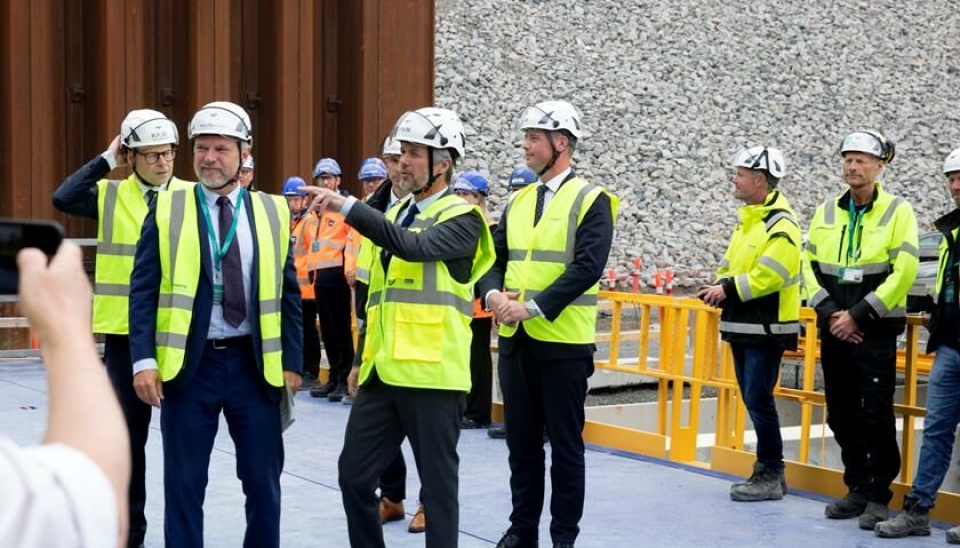 Kongen av Danmark, Frederik X, var 17. juni med og innviet det første av totalt 89 betongelement-konstruksjoner som skal utgjøre Fehmern-forbindelsen.