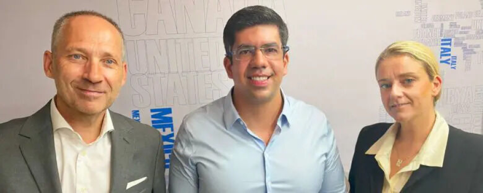 Ragnar Dalen, Executive Vice President Corporate Development SGL (f.v.), Gabriel Carvalho, CEO Blu Logistics Brasil og Clara Nygaard Holst, Global CFO SGL