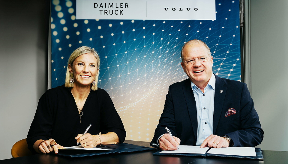 SIGNERT: Karin Rådström, CEO i Daimler Truck og Martin Lundstedt, CEO i Volvo Group.