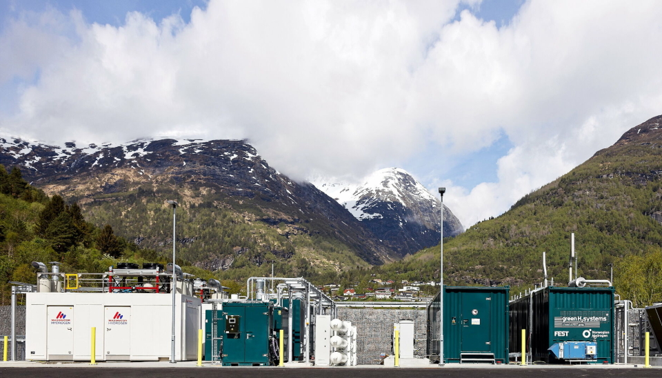 HYDROGEN-PRODUKSJON: Hellesylt Hydrogen Hub hvor Norwegian Hydrogen produserer grønt hydrogen.